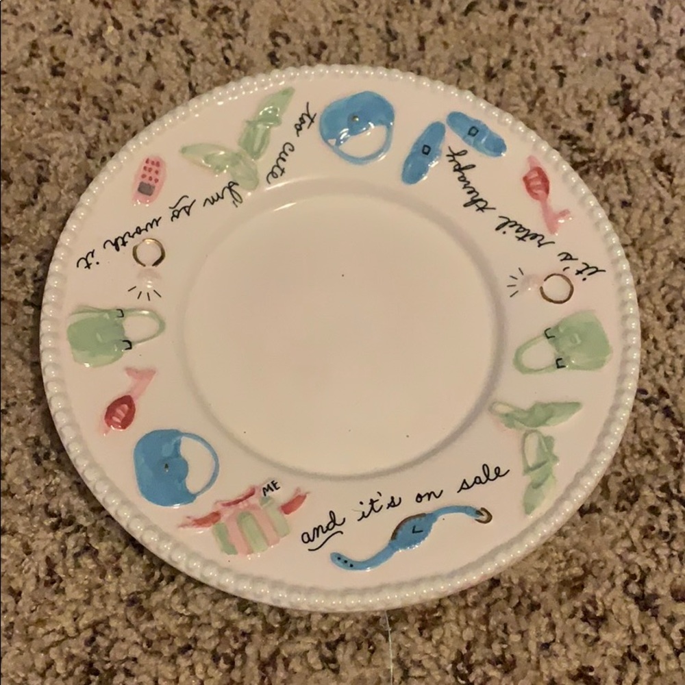 2 decorative plates